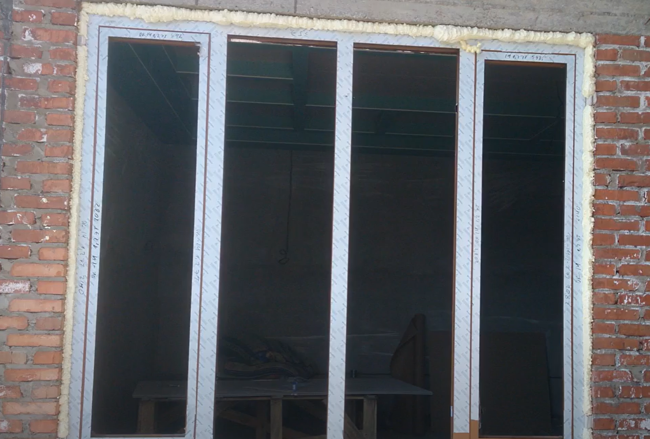 Остекление коттеджа алюминиевыми окнами schuco